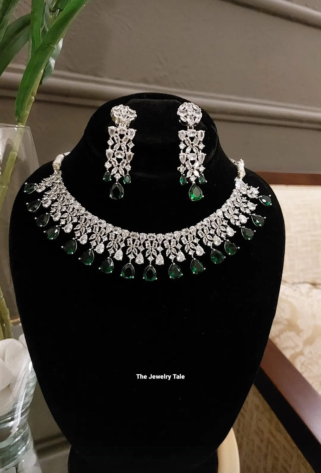 Emerald Necklace Set
