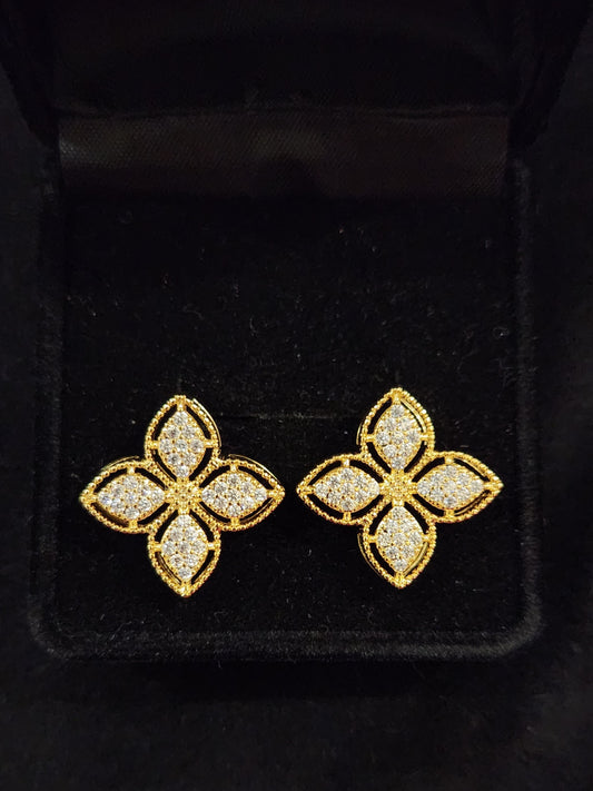 Van Cleef Studs